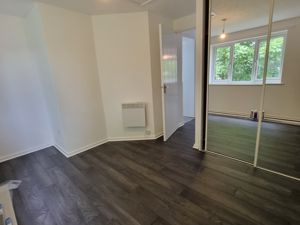 Bedroom- click for photo gallery